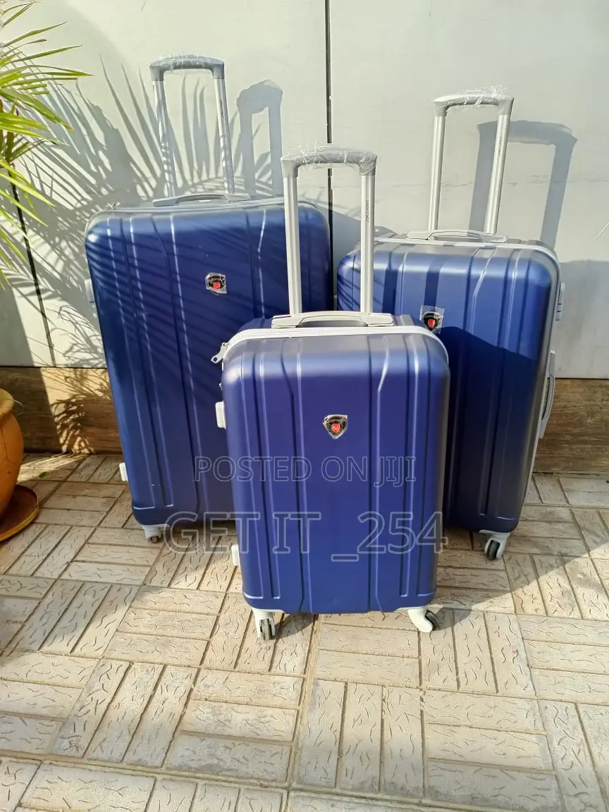 *3 in 1 Luxurious Fibre Suitcase*
Zipper Closure Frame.
