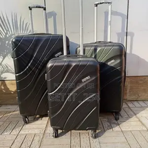 *3 in 1 Luxurious Fibre Suitcase*
Zipper Closure Frame.