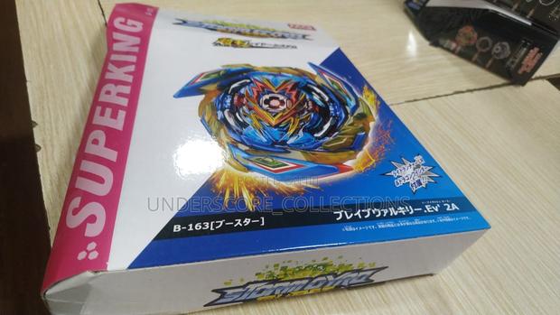 Different Colour Beyblade With Launcher - thumbnail 3