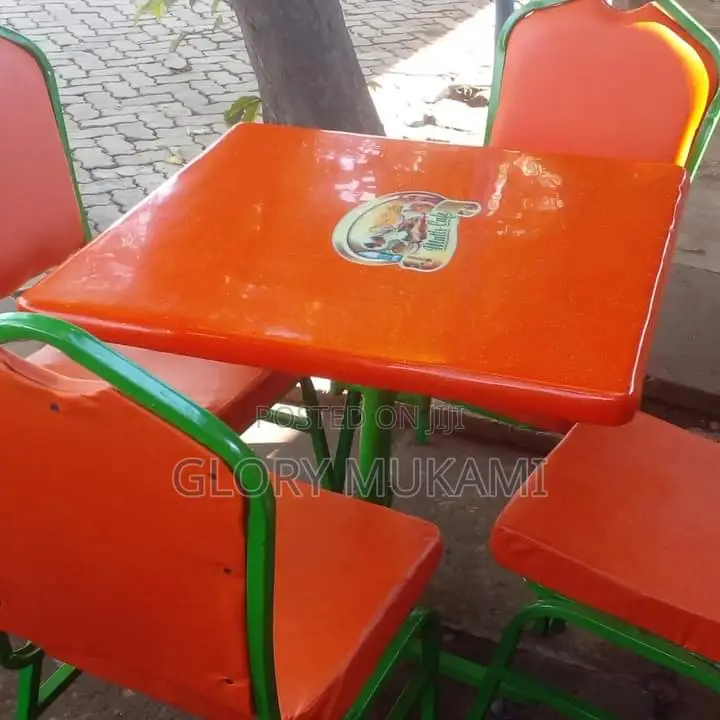 Restaurants and Bar Table
