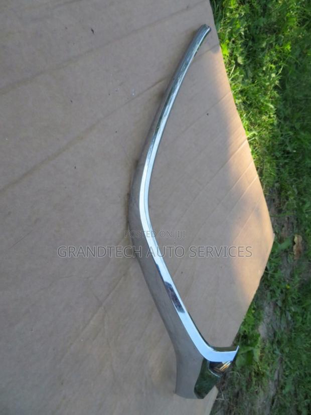 Mazda Demio Grill Chrome ==