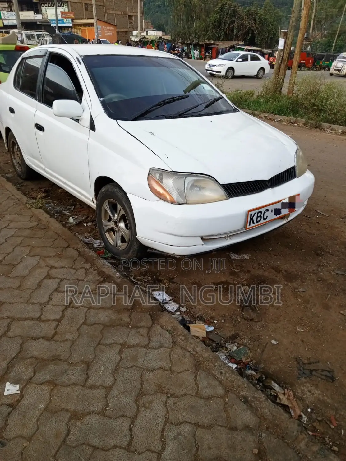 Toyota Platz 1999 White