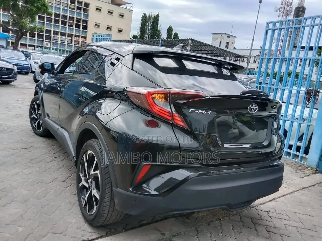 Toyota C-HR 2017 Green