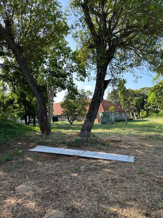 Serena,Prime Commercial 4-Acre Beachfront Plot for Sale - thumbnail 6