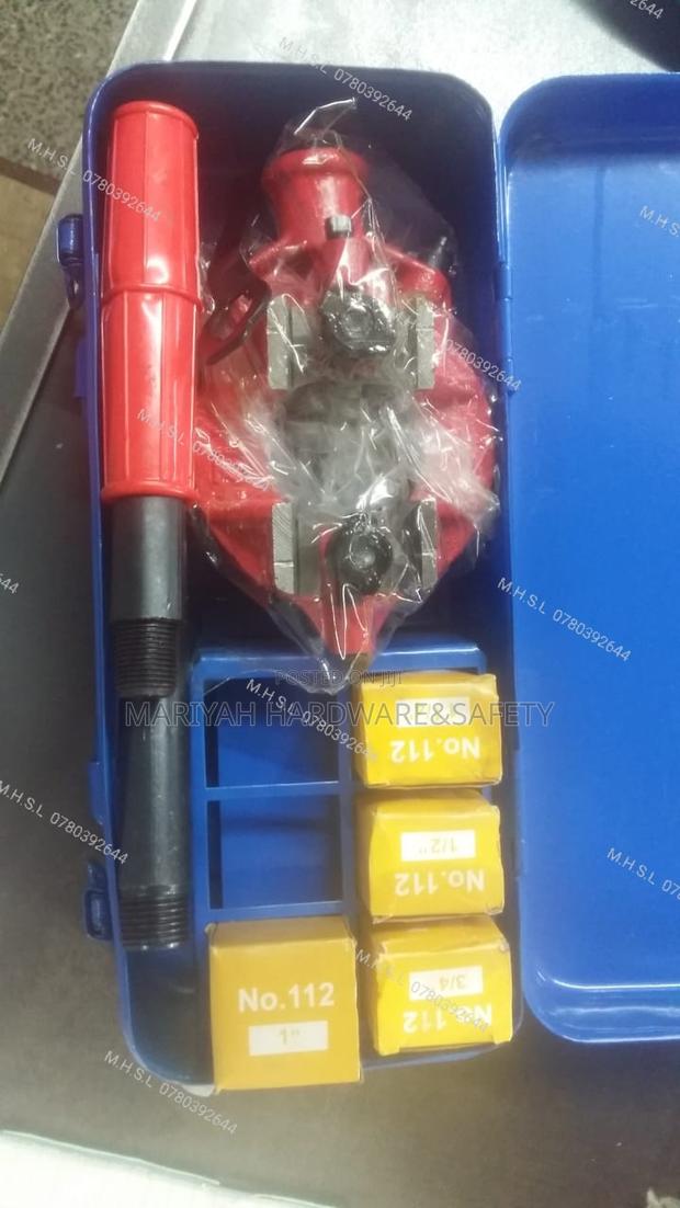 Ratchet Die Stock Blue 1/2-1 1/4" - main view