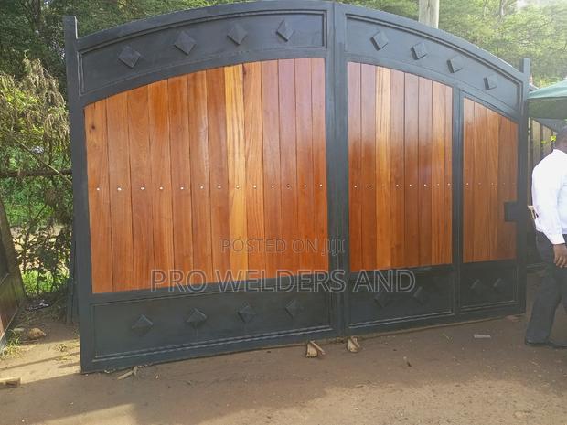 Designer Wooden Gate - thumbnail 2
