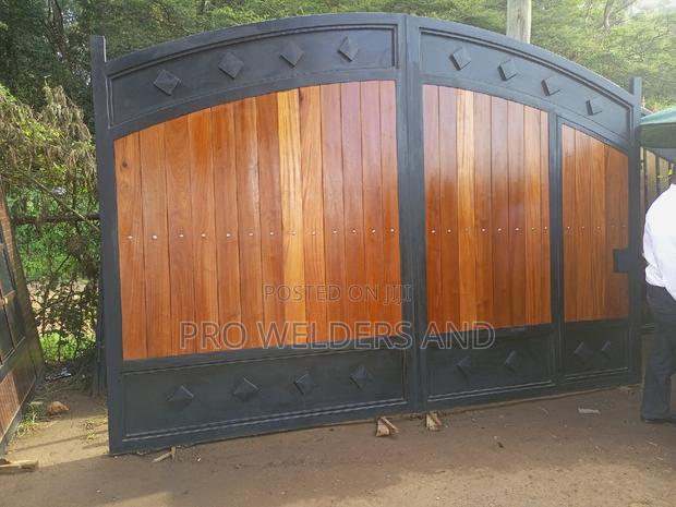Designer Wooden Gate - thumbnail 3