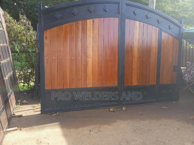 Designer Wooden Gate - thumbnail 4