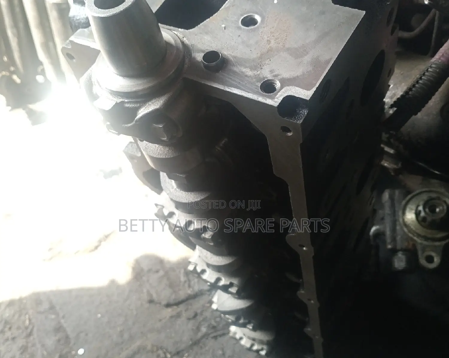 Toyota Hiace 5L Cylinder Head