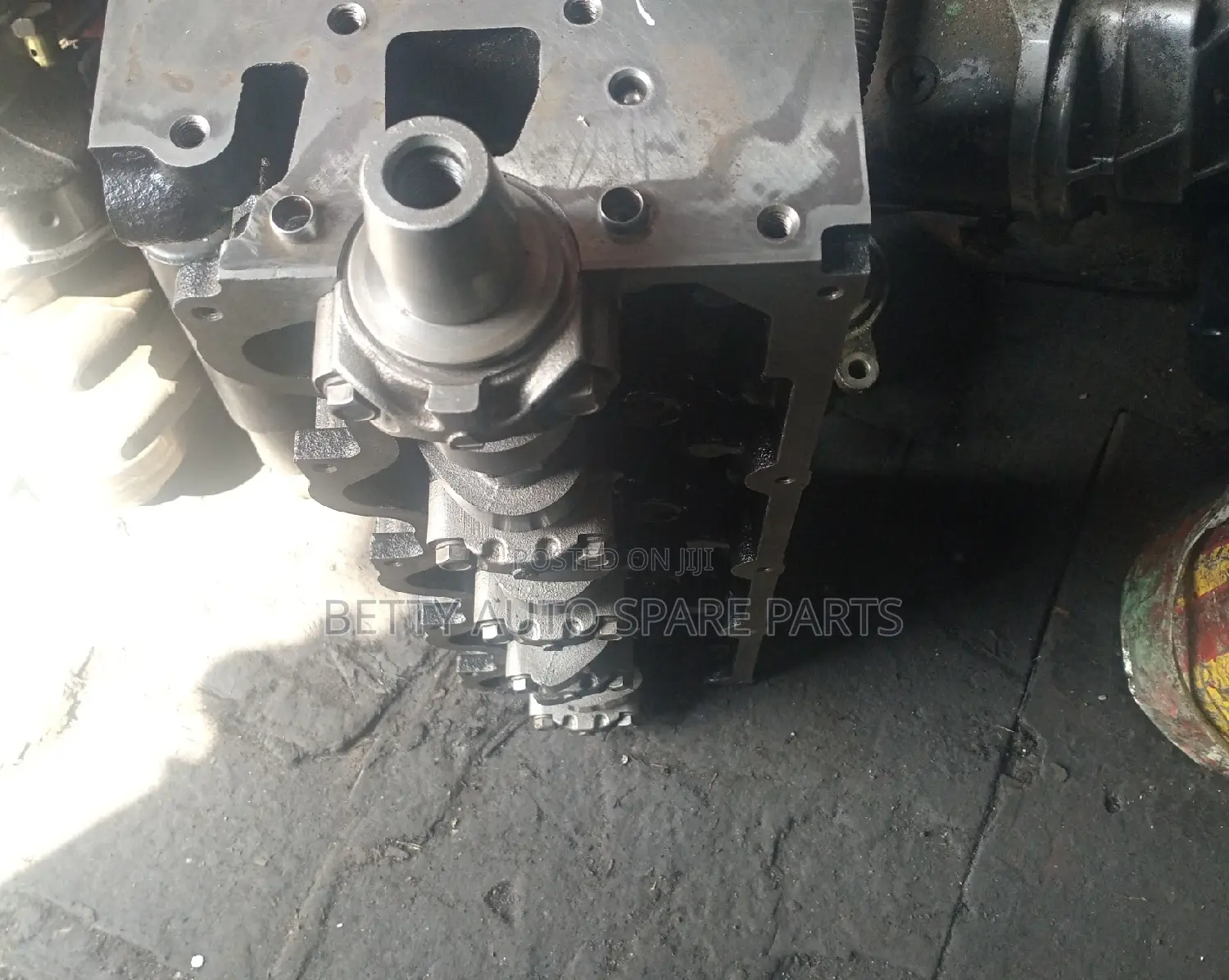Toyota Hiace 5L Cylinder Head
