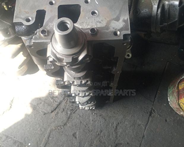 Toyota Hiace 5L Cylinder Head - thumbnail 3