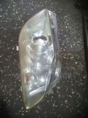 Toyota Fielder/Axio RHS Headlight Xenon
