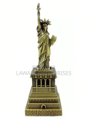 32 CMS Statue of Liberty Decor
