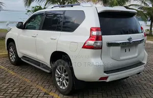 Toyota Land Cruiser Prado 2017 White