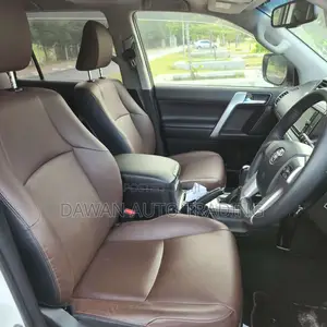 Toyota Land Cruiser Prado 2017 White