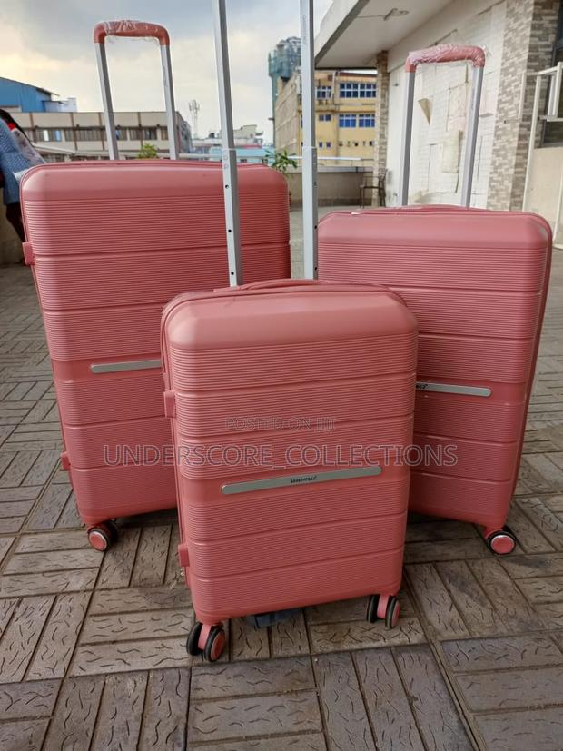 *3 in 1 Luxurious Unbreakable Suitcase* - thumbnail 3