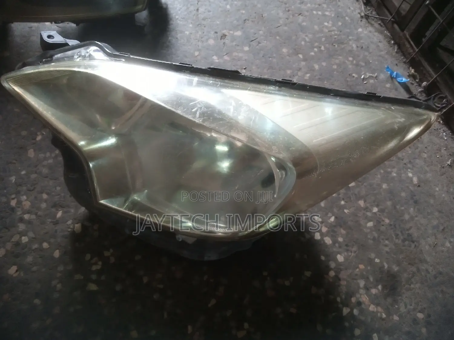 Ractis 2012 LHS Headlight Non Xenon
