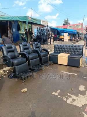 3 Barber Seats and a Waiting - thumbnail 2