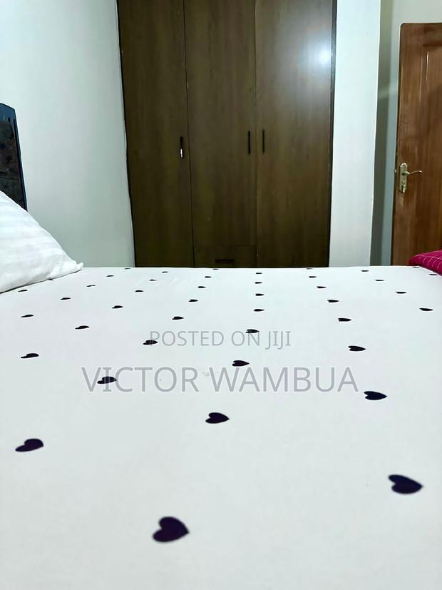 Stelvic Luxurious One Bedroom Airbnb - thumbnail 7