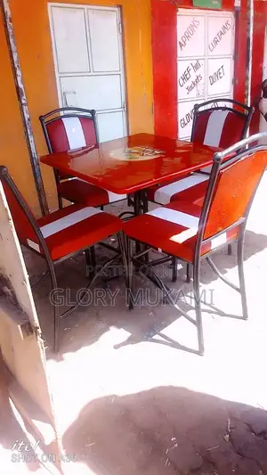 Brand New Bar N Restaraunt Table +High(4 )Chairs
