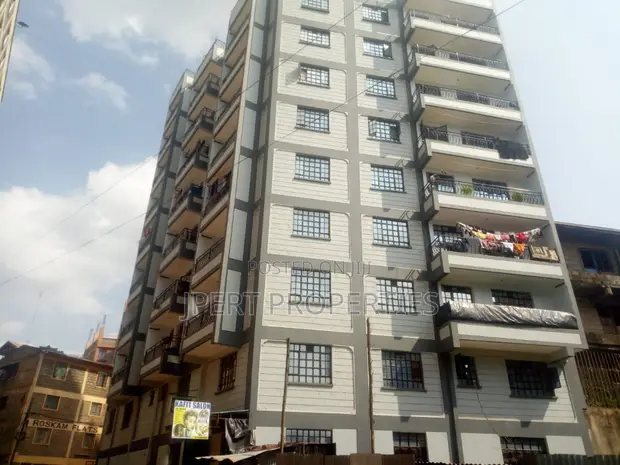 20bdrm Apartment in Kasarani for sale