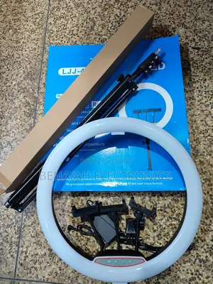 Ringlight 18 Inches.Bright Ringlight With Three Phone Holder
