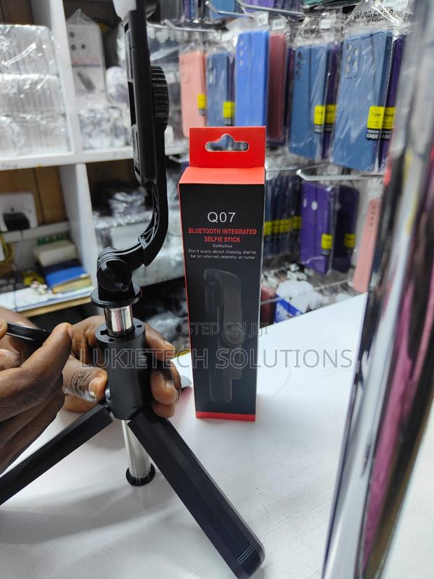 Selfie Stick.With Bluetooth Integrated,Flash Light ,Tripod. - main view