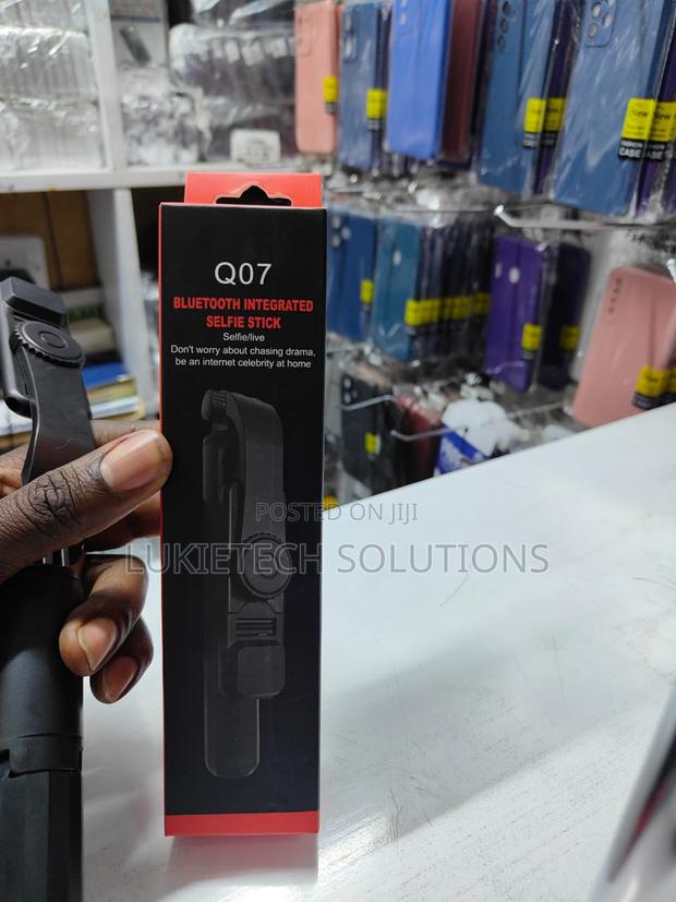 Selfie Stick,New With Bluetooth, Flash Light and Tripod - thumbnail 2