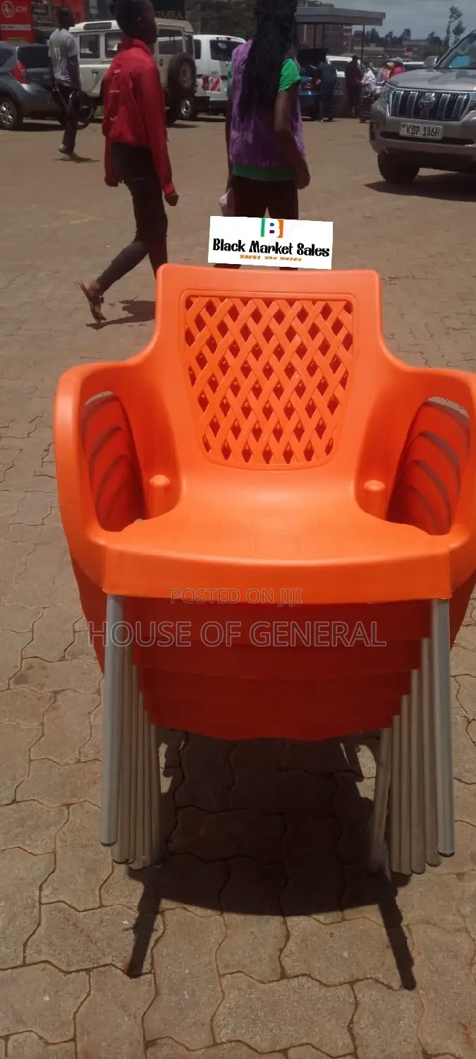 Strong and Good Quality Plastic Chair With Metal Legs