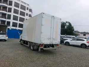 Isuzu ELF Closed Body