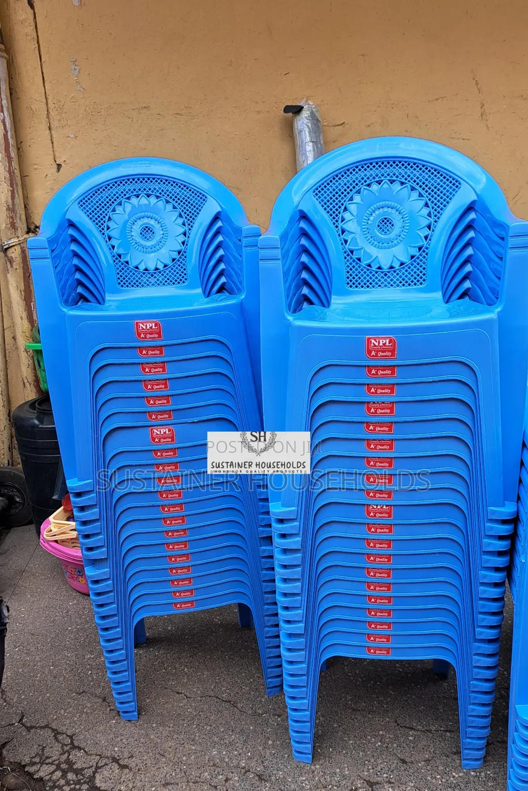 Npl, Plastic Chairs With Armrest and Strong Legs