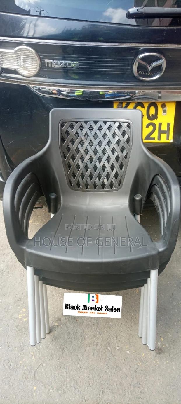 Comfortable Plastic Chair With Metal Legs - main view