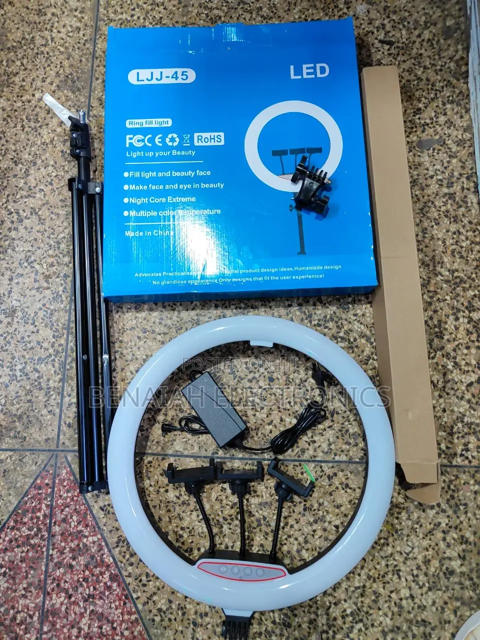 18 Inches Ringlight.With Stable Tripod Stand Three Holders
