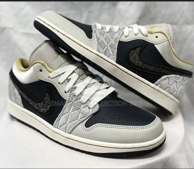 Customerzed Jordan 1 - thumbnail 2