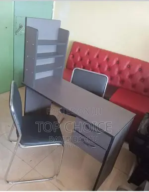 Salon Makeup Table