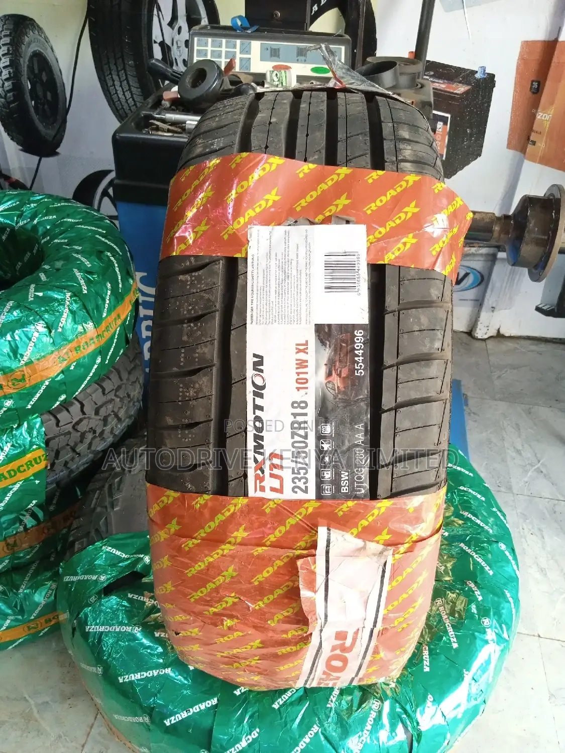235/50r18 Roadx Tyre