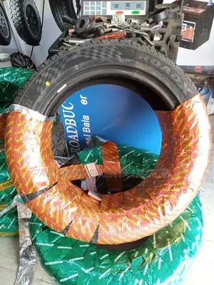 235/50r18 Roadx Tyre