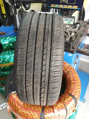 225/45r18 Lancaster Tire