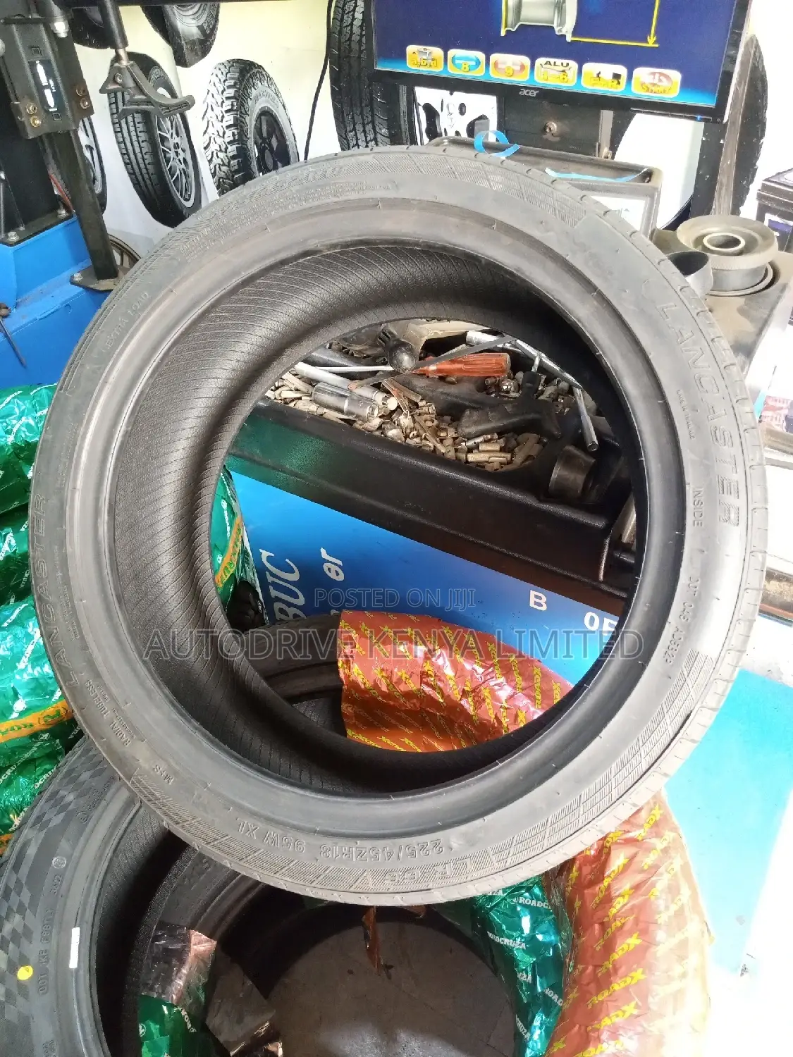 225/45r18 Lancaster Tire