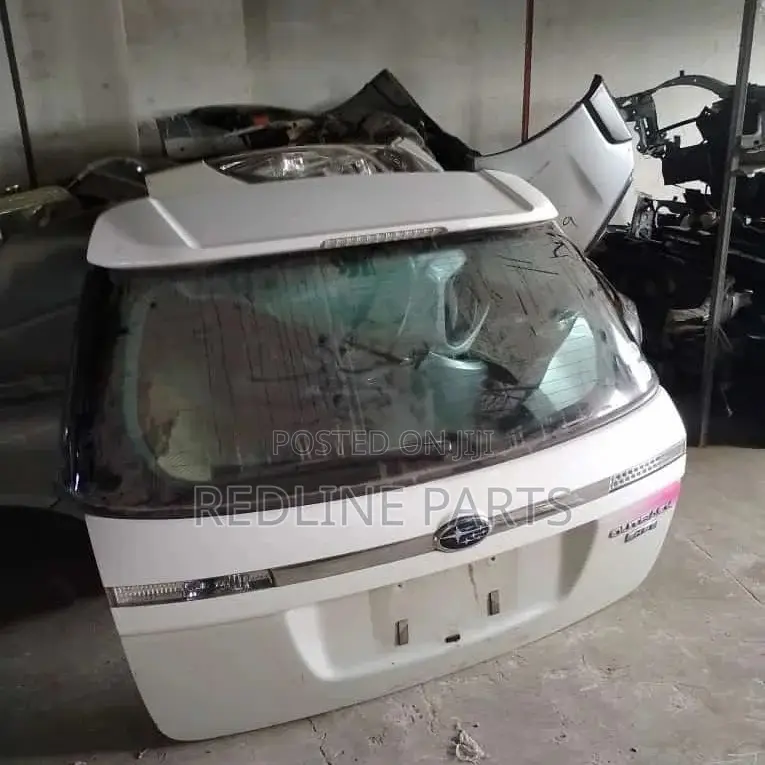 Subaru Legacy BP5/BP9 Tail Gate.