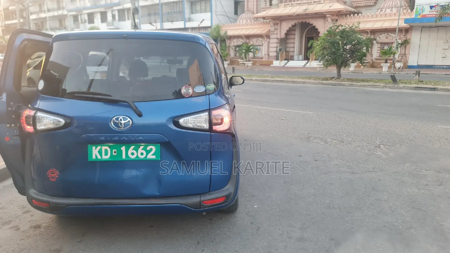Toyota Sienta 2017 Blue