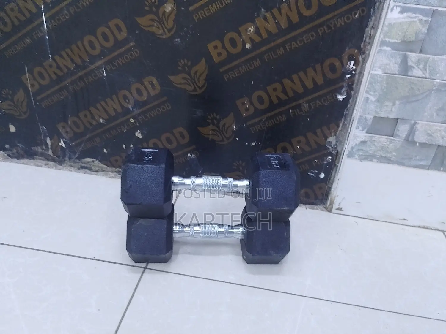 7.5 Kg Hexagonal Rubber Dumbbell