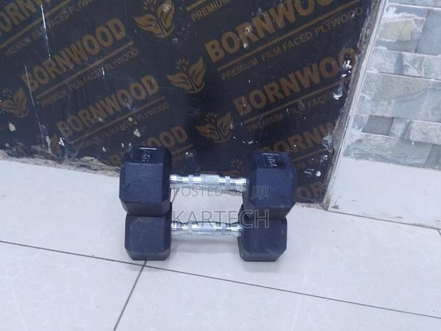 7.5 Kg Hexagonal Rubber Dumbbell - main view