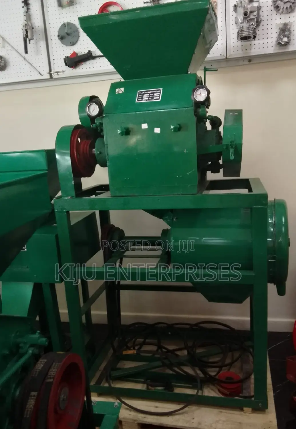 Crusher With Its Roller Mill