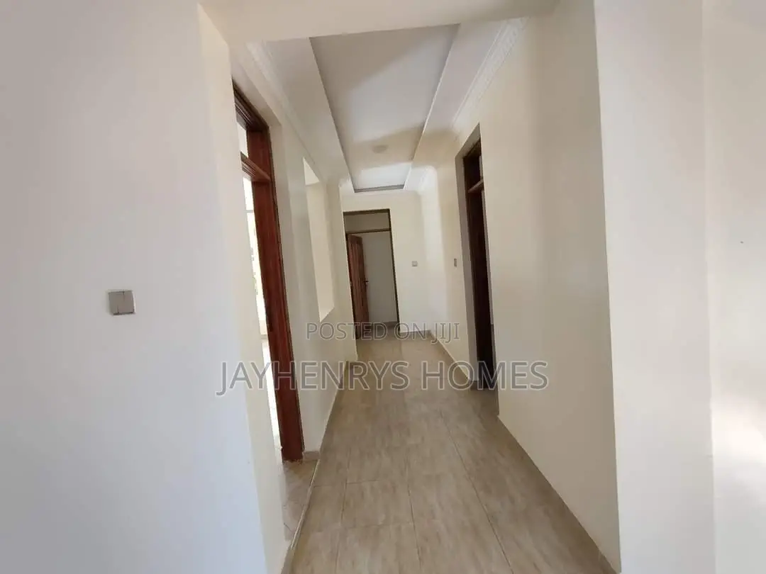 5bdrm Villa in Membley Estate for sale