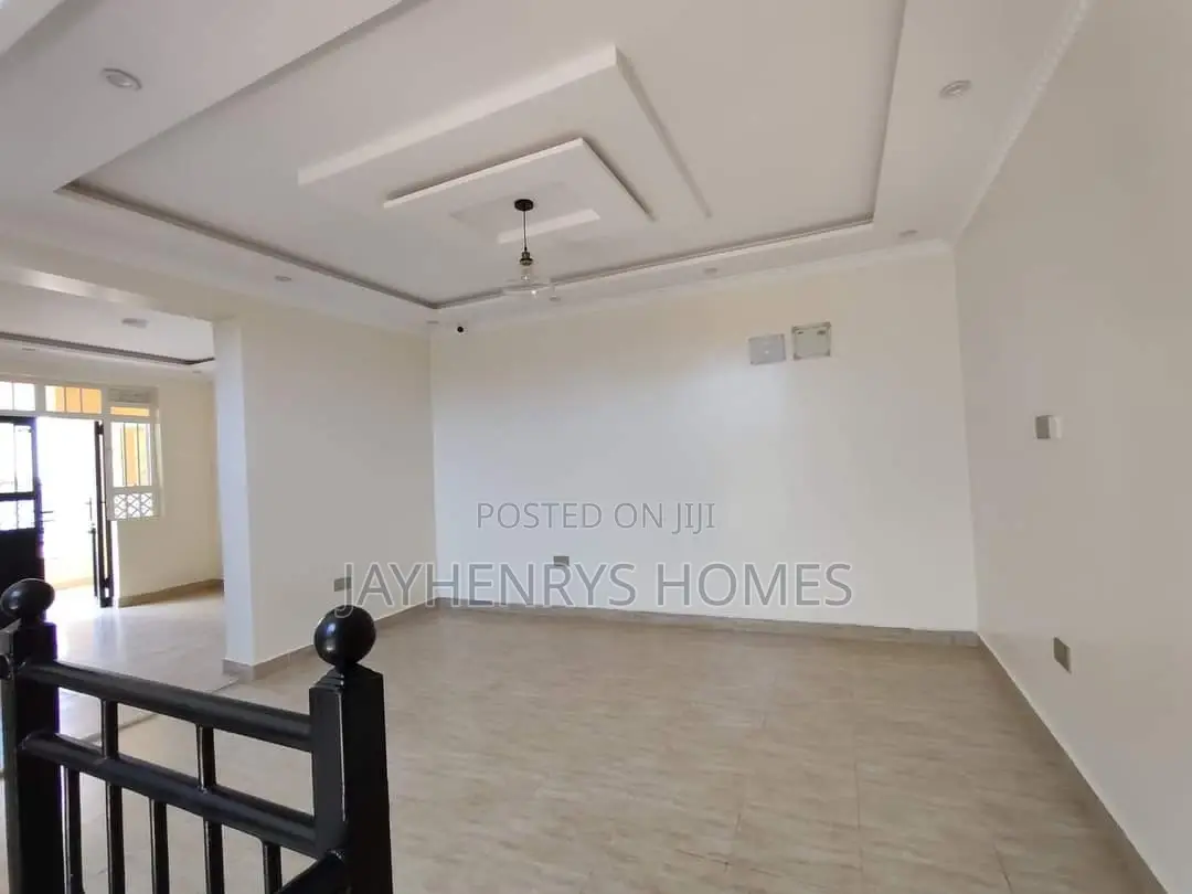 5bdrm Villa in Membley Estate for sale
