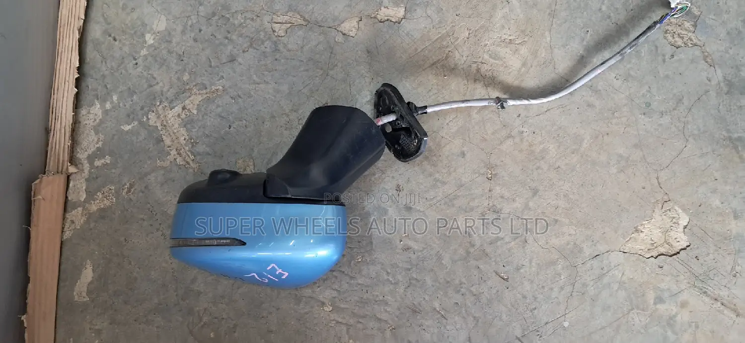 Sidemirror Nissan Note E12 Indicator Type