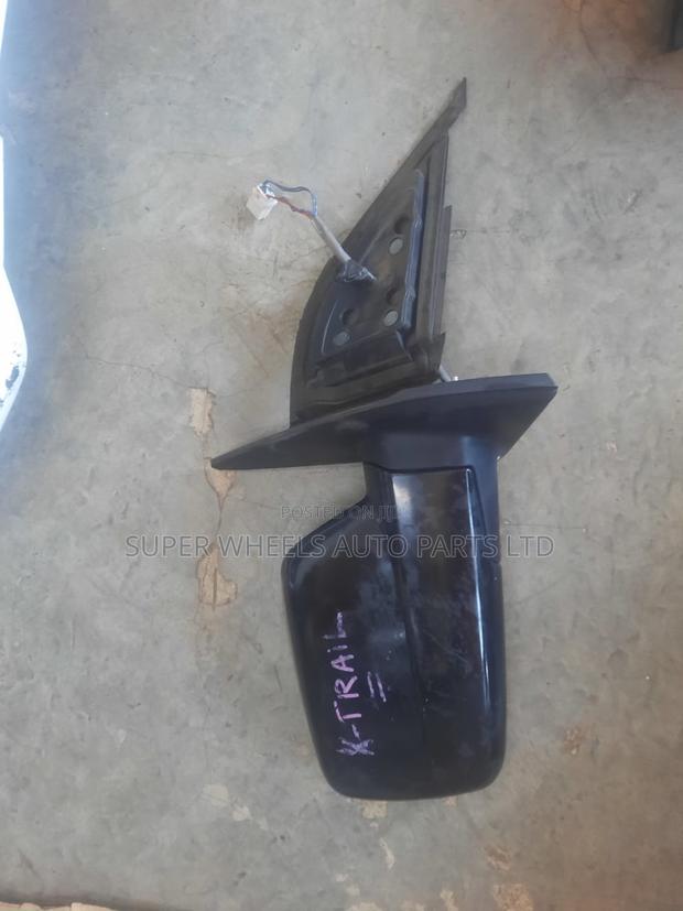 Sidemirror Nissan X-Trail NT30 2005 Model