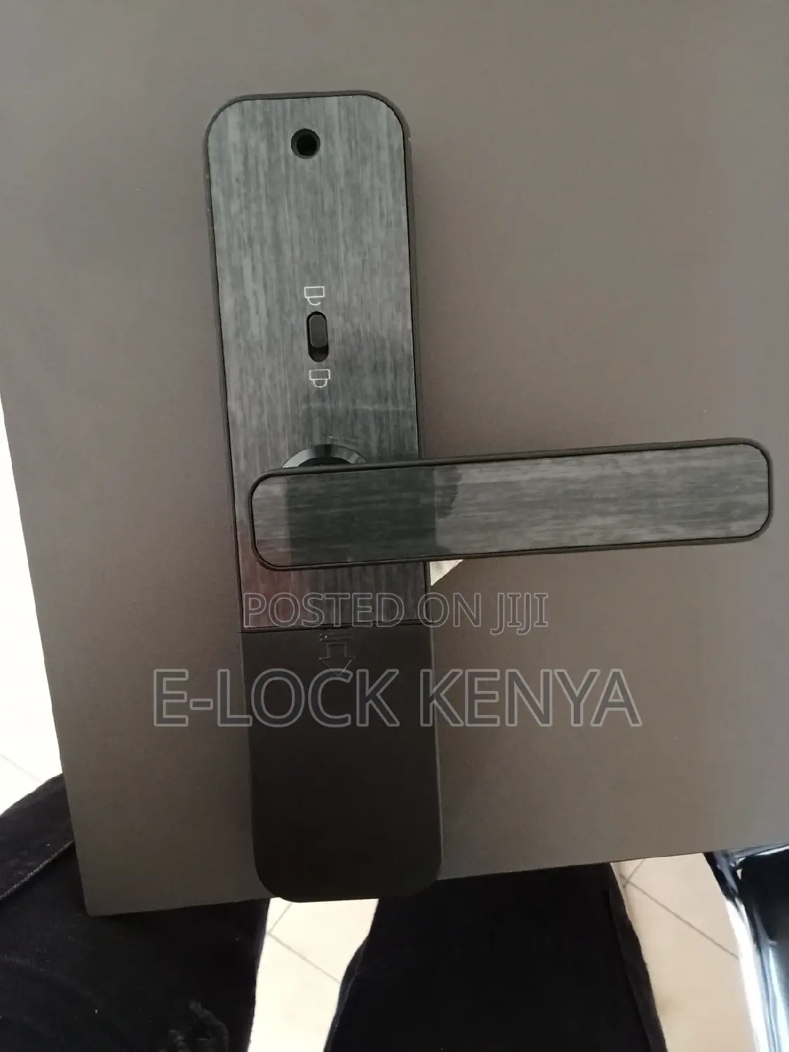 Secure Heaven.Airbnb Biometric Door Locks for Safe Traveling