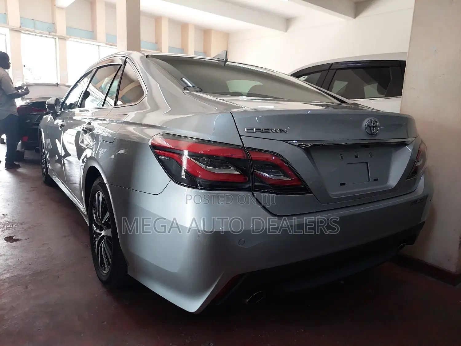 Toyota Crown 2019 Silver